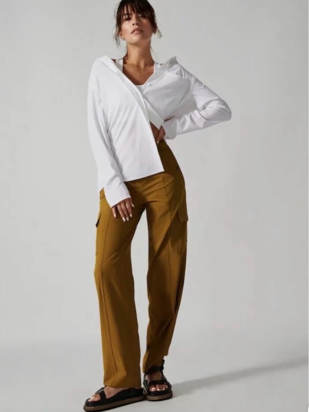 Athleta Vienna Cargo pant, size 6 Gold